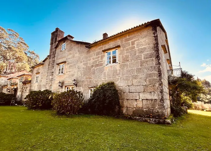 Lagares Manor House * Deán Pequeño